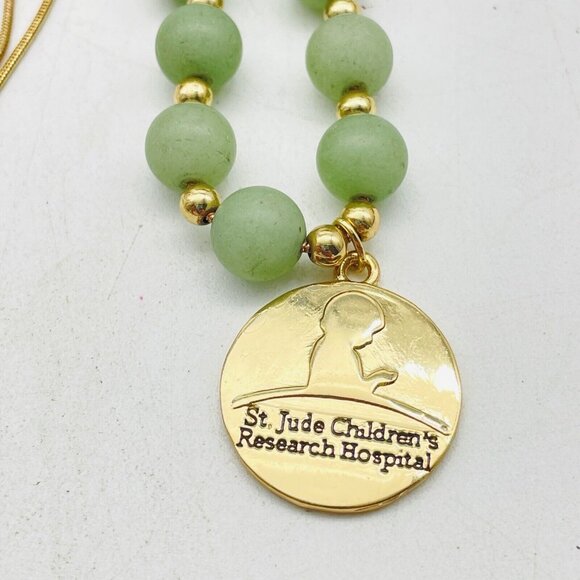 ST JUDE CHILDRENS HOSPITAL Bracelet Tumbled Green Stone Slide Closure Gold Tone - Picture 2 of 7